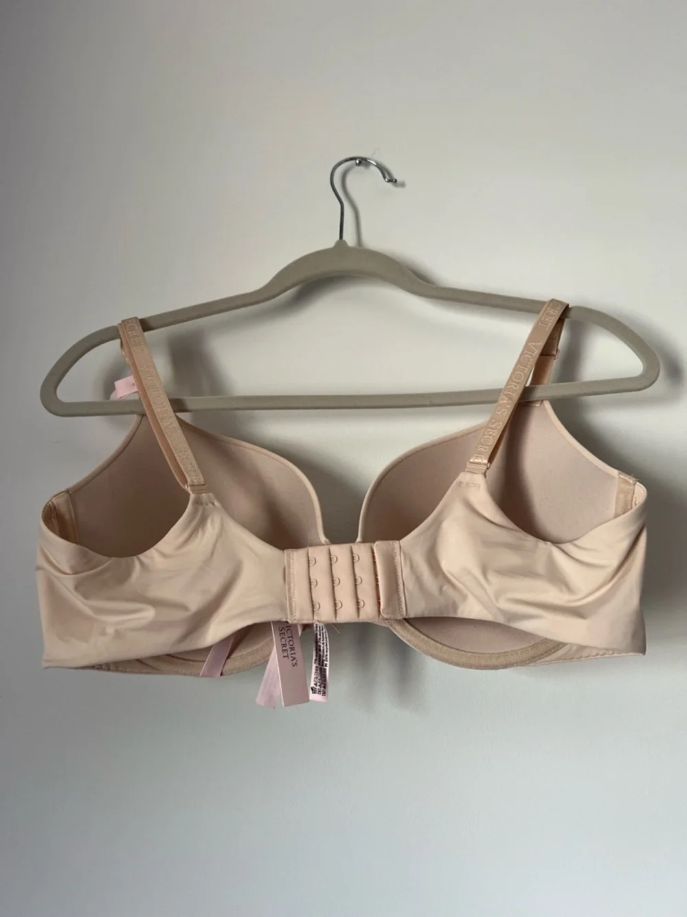 Victoria's Secret Smooth Nude Push-Up T-Shirt Bra - 38D NEW